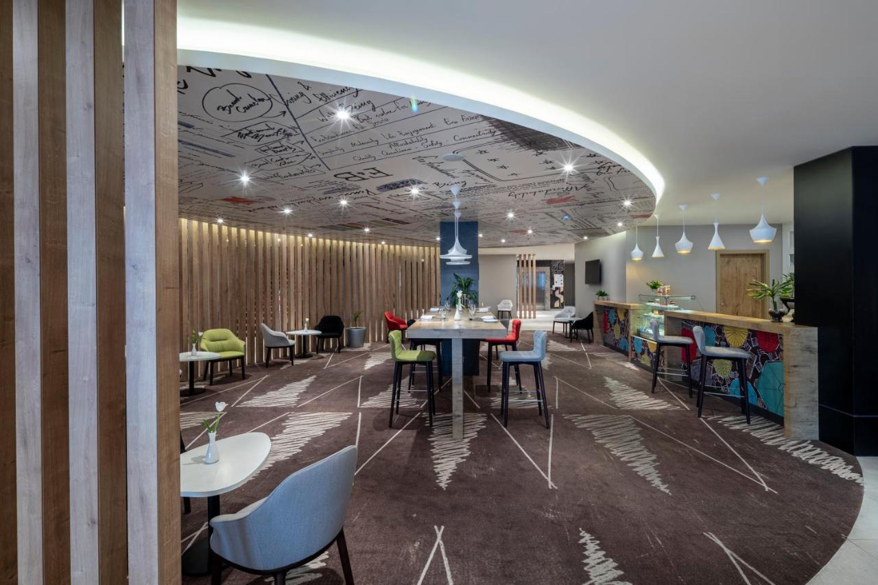 Ibis Jeddah Malik Road Hotel Luaran gambar